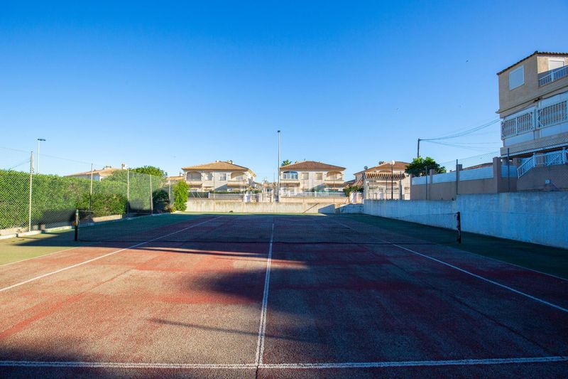 Foto ee69ddca-e2d1-474a-814b-851c36fa351d. Àtic amb piscina a Torreblanca Torrevieja