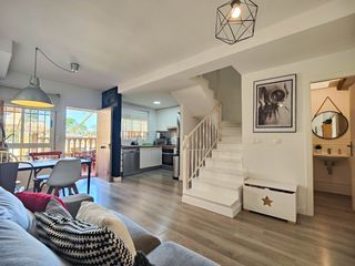 Reihenhaus in El Edén. Descubre esta preciosa vivienda adosada parcialmente reformada e