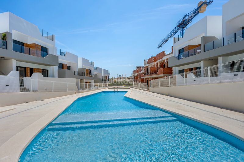 Foto 08e00a73-6ce0-4745-a66c-5550d93392b5. Planta baixa amb piscina a San Miguel de Salinas