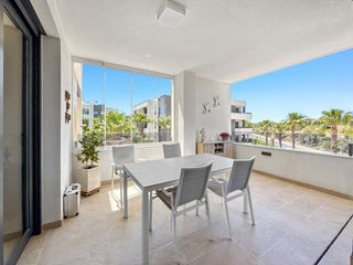 Apartament a La Florida. Bienvenido a este elegante y moderno apartamento en segunda plan