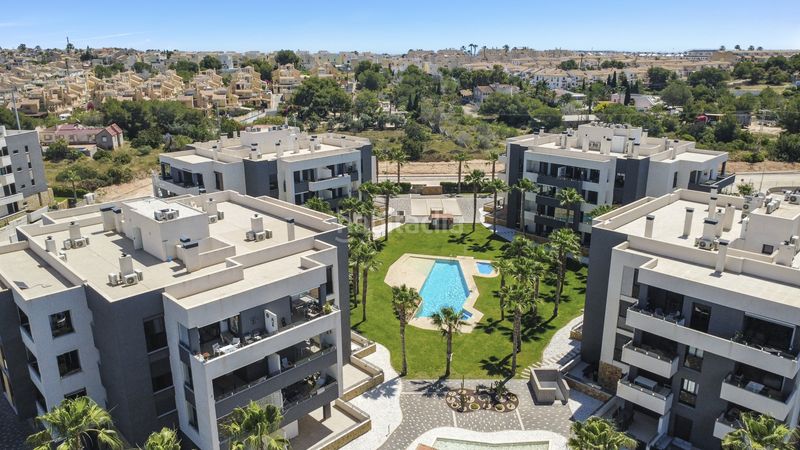 Foto 88c4861d-839e-455d-aef2-47083b0ccefa. Apartament amb piscina a La Florida Orihuela
