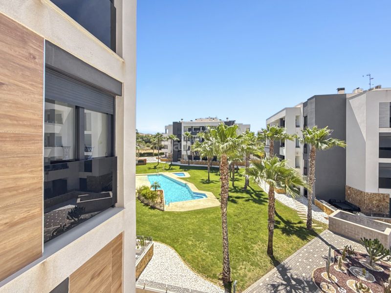 Foto f963ee03-8ab0-4497-8536-b1c77b7709a1. Apartament amb piscina a La Florida Orihuela