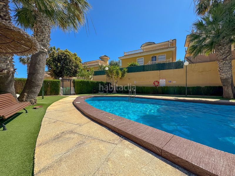 Foto 0e9268f8-3cab-48e1-b338-27b94b602518. Àtic amb piscina a Los Almendros Orihuela