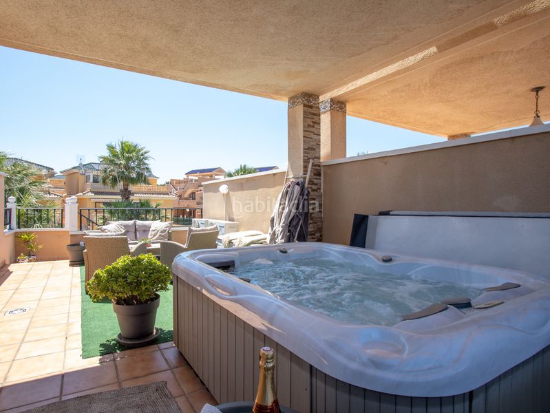 Foto ba1bd292-a4bc-4b68-ab48-489166a22476. Àtic amb piscina a Los Almendros Orihuela