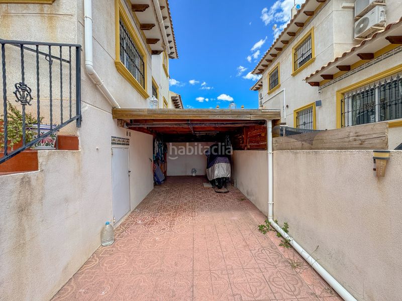 Foto a1f139df-a454-4409-b1f4-22eb79c156e7. Casa aparellada amb piscina a Playa Flamenca Orihuela