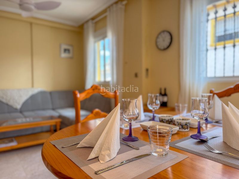 Foto ed8fb485-1ec1-4374-9e23-fee9d2f02cbd. Casa aparellada amb piscina a Playa Flamenca Orihuela