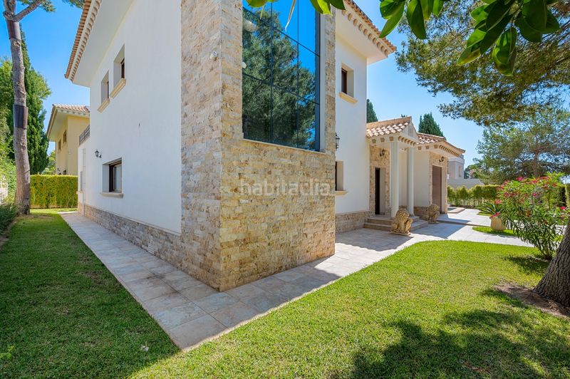 Foto bc9018ed-22da-44ad-bcc5-5583741526ce. Masia amb piscina a Campoamor Orihuela