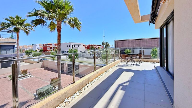 Foto 45a65259-4d82-4a39-9331-625bdfae88e1. Àtic amb piscina a El Mojón Pilar de la Horadada