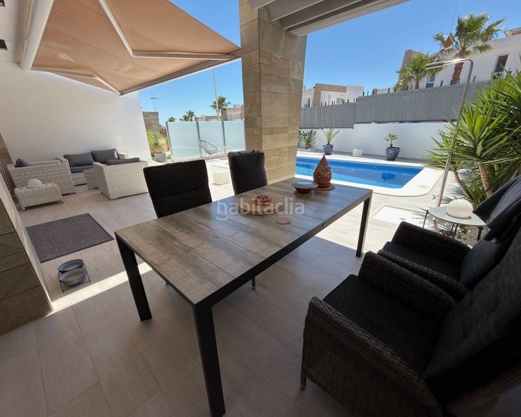 Foto a9e16671-af89-48e9-b80d-79c43cc9769d. Chalet con piscina in Algorfa