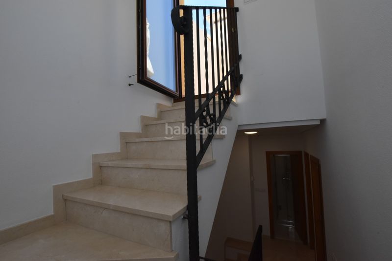 Foto f6933343-a506-4289-895d-436ad49e9f7a. Casa adossada amb piscina a Algorfa