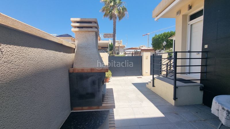 Foto 86016328-22f5-4764-a992-9a1b7a76518a. Xalet amb piscina a Rojales
