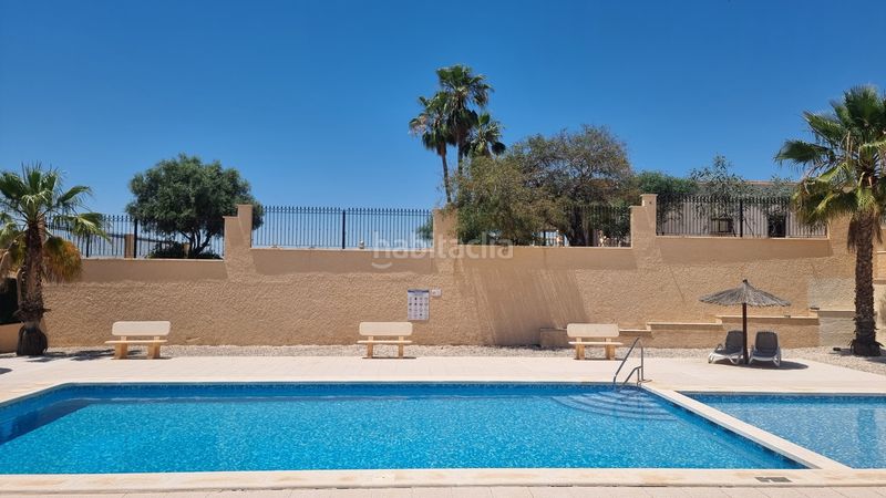 Foto ce831511-45ee-4e7b-a2a7-6eadbfda8c09. Xalet amb piscina a Rojales