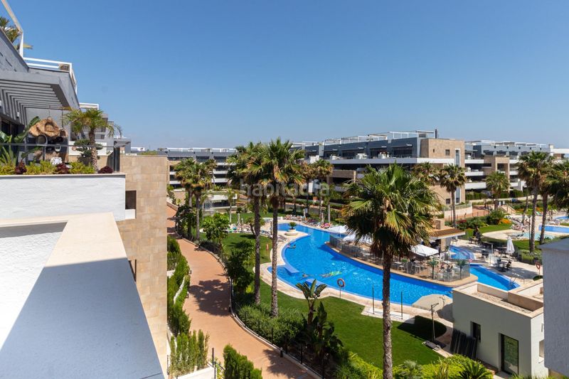Foto d4dff777-c957-4169-8627-dff20ae1731b. Àtic amb piscina a Playa Flamenca Orihuela