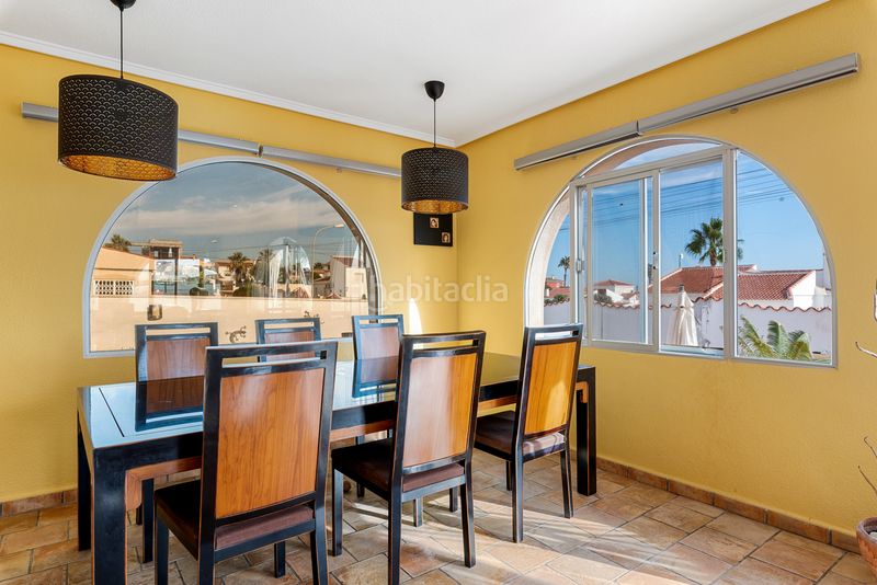 Foto 5403f0c0-7d06-44eb-9669-35325985bd8f. Chalet ... en Rojales