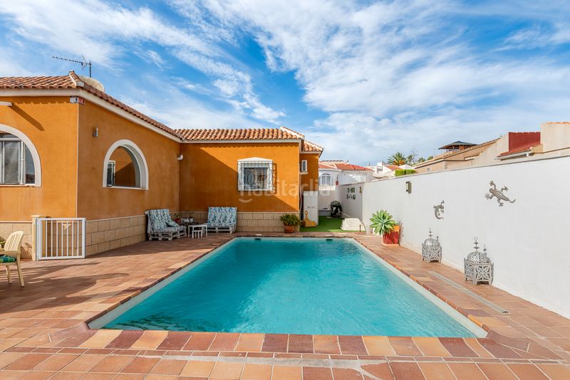 Foto caa7034a-e4fe-48ce-a047-e63989b1175c. Chalet ... en Rojales