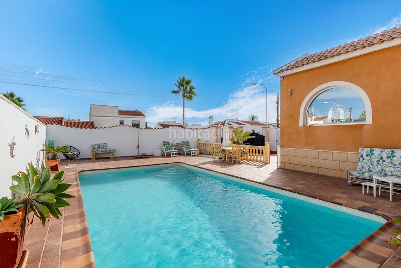 Foto ea0b0e6c-61a5-4076-a69d-3e28f3655a39. Chalet ... en Rojales