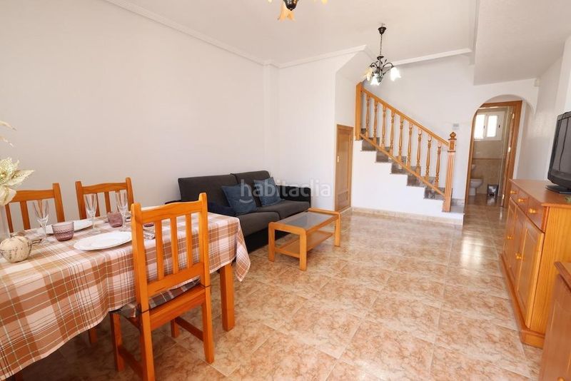 Foto ca10d7ec-3124-44a9-a3cb-cc29ba214ced. Casa adossada amb piscina a Los Balcones y los Altos Orihuela