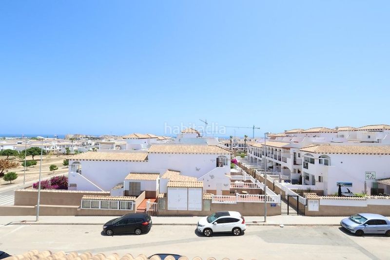 Foto eb115a80-2100-4e8b-bcb5-726d0994bf57. Casa adossada amb piscina a Los Balcones y los Altos Orihuela