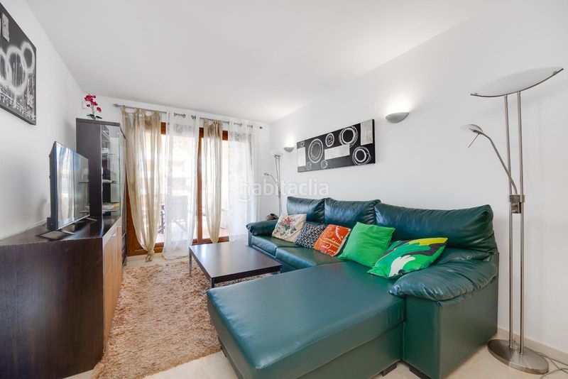 Foto aa1bc05e-fadf-461c-83ba-fc69561519c3. Apartament amb piscina a Punta Prima Torrevieja