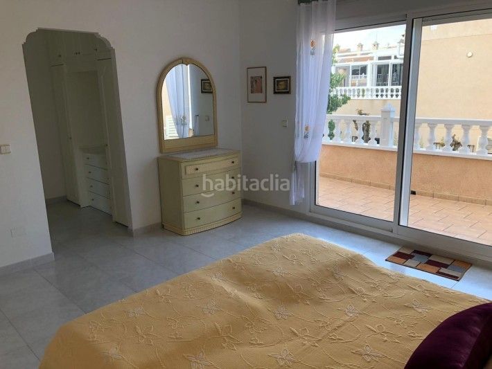 Foto 38963501-4d71-4855-b079-ee3b2bd0fb0b. Àtic amb piscina a Playa Flamenca Orihuela
