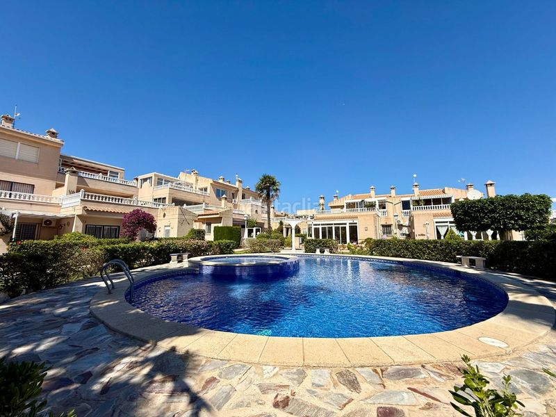 Foto ff45fbfb-e193-493f-b226-7168b21af002. Àtic amb piscina a Playa Flamenca Orihuela