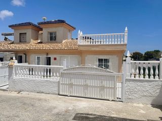 Towny house in Rojales. ...