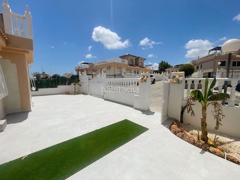 Foto ba1435cb-2bd7-4586-b2f3-c25b37cd0bea. Casa aparellada amb piscina a Rojales