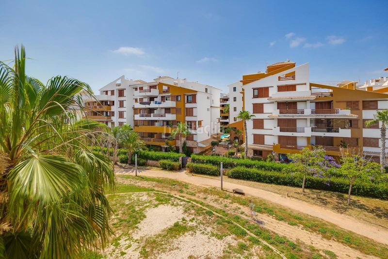 Foto e8e8c0ef-1ca8-41f2-9780-4d4996773473. Apartament amb piscina a Punta Prima Torrevieja