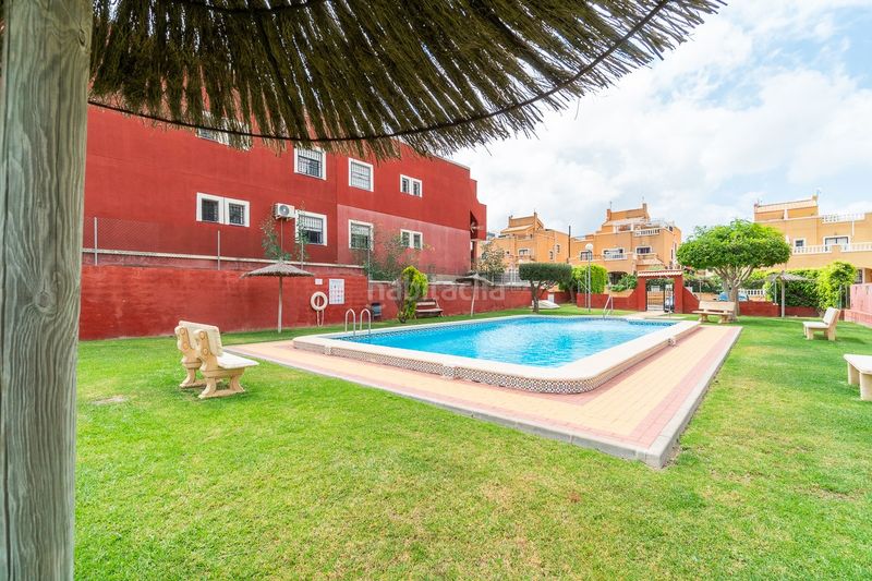 Foto c1b6d6de-d686-426b-b791-fbae04378120. Àtic amb piscina a La Florida Orihuela