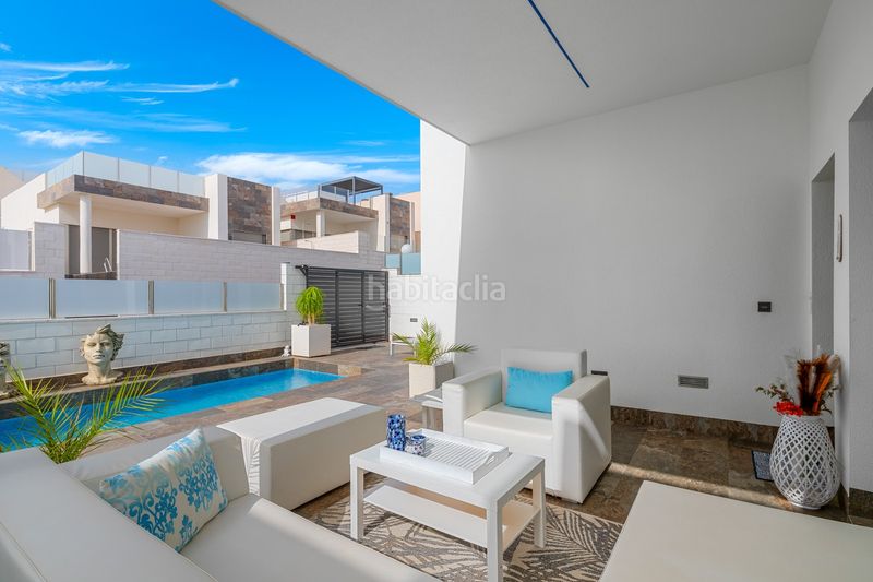 Foto 49cf5c06-8fdc-40de-a80b-4e59f55a2863. Chalet ... en Los Almendros Orihuela