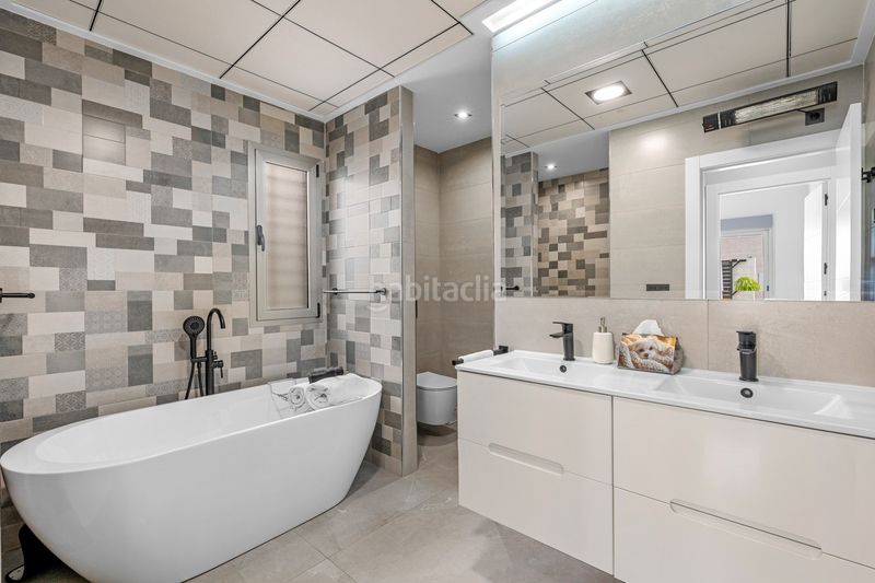 Foto d9347e19-dd84-4415-ae9c-946ffa13b5ee. Chalet ... en Los Almendros Orihuela