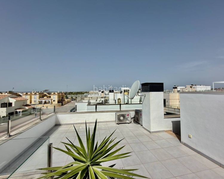 Foto 54fde0eb-62c1-4e9b-a8fc-554ebd75a9b7. Xalet amb piscina a Centro de la Ciudad Quesada Rojales