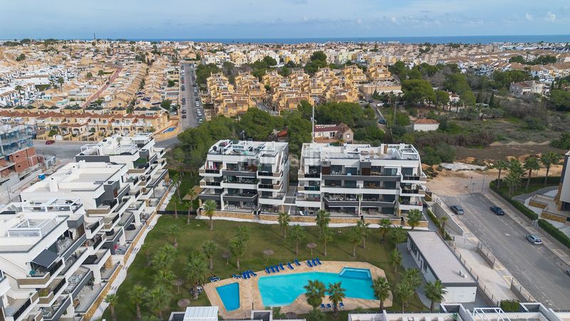 Foto b051c384-f434-4298-a7d8-5269dac32e37. Apartament amb aparcament piscina a La Florida Orihuela