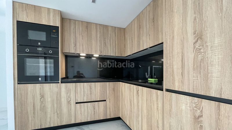 Foto 542342f6-7064-4346-abdd-0f6754ade98f. Apartament amb piscina a Punta Prima Torrevieja
