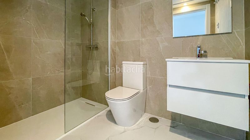 Foto b4e59c2d-b5eb-4a2c-943c-6aa101aa2f82. Apartament amb piscina a Punta Prima Torrevieja
