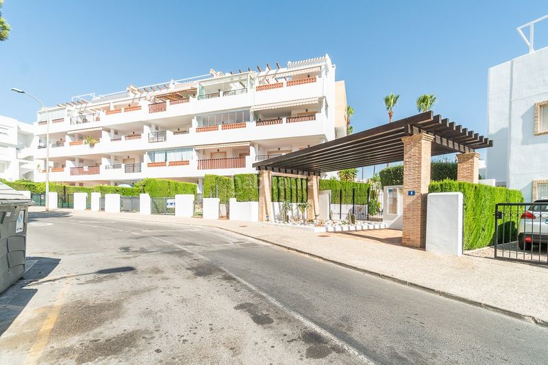 Foto 8804773e-904e-47dd-921f-ae020cafccb4. Apartament amb piscina a Villamartín-Las Filipinas Orihuela