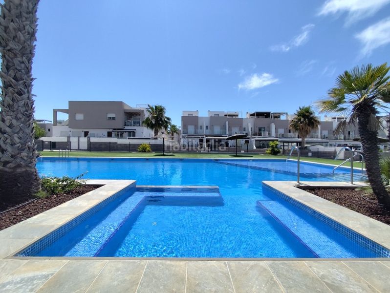 Foto 011dad61-c800-4db9-870a-bf74415c94d1. Casa adossada amb piscina a Parque Acuático - Sector 25 Torrevieja