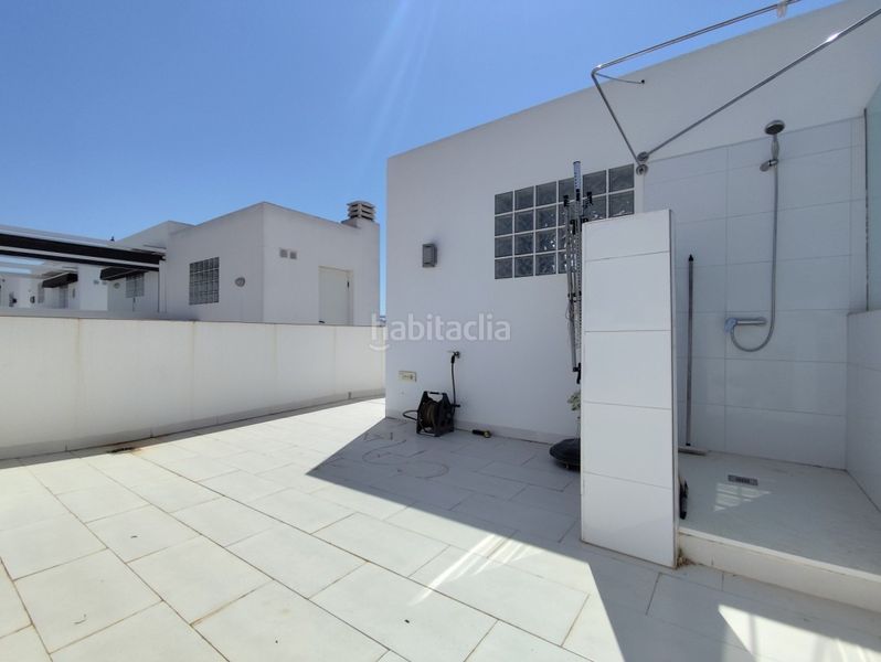 Foto 2015f140-6ac5-4802-bcb9-d2fc8aa60e00. Casa adossada amb piscina a Parque Acuático - Sector 25 Torrevieja