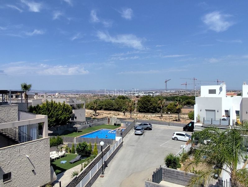 Foto 78878a69-b255-46a6-aeda-3b77bc61f19d. Casa adossada amb piscina a Parque Acuático - Sector 25 Torrevieja