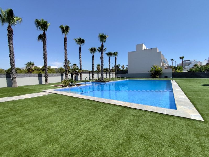 Foto d9375ad9-3348-4c1e-a713-d5ba295998b6. Casa adossada amb piscina a Parque Acuático - Sector 25 Torrevieja