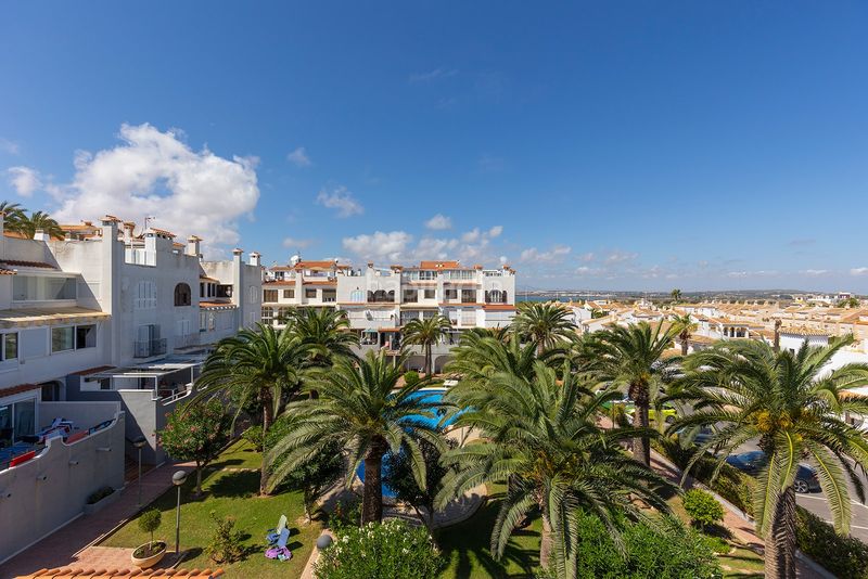 Foto ced45793-ddb1-466a-91bf-896daddea5b7. Àtic amb piscina a Torreblanca Torrevieja