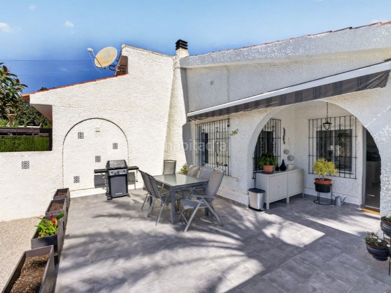 Foto 0c506673-62f5-40d5-a659-c20afc2a33ec. Casa aparellada amb aparcament a nueva Torrevieja Torrevieja