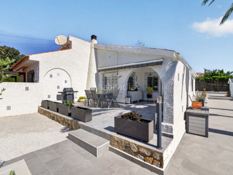 Foto 0d93f6c0-f1d1-4871-acb1-8e080e9c624c. Casa aparellada amb aparcament a nueva Torrevieja Torrevieja