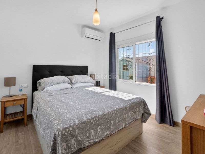 Foto bbfc26d5-7667-47a6-abb5-a24af36d94f2. Casa aparellada amb aparcament a nueva Torrevieja Torrevieja
