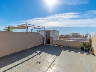 Àtic a Zona Playa del Cura. Presentamos este exclusivo aacutetico en la calle caballero de r