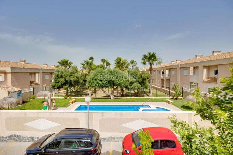 Foto 68fff62a-b47a-4dbf-9e85-18748ffd7678. Casa adossada amb piscina a Aguas Nuevas Torrevieja