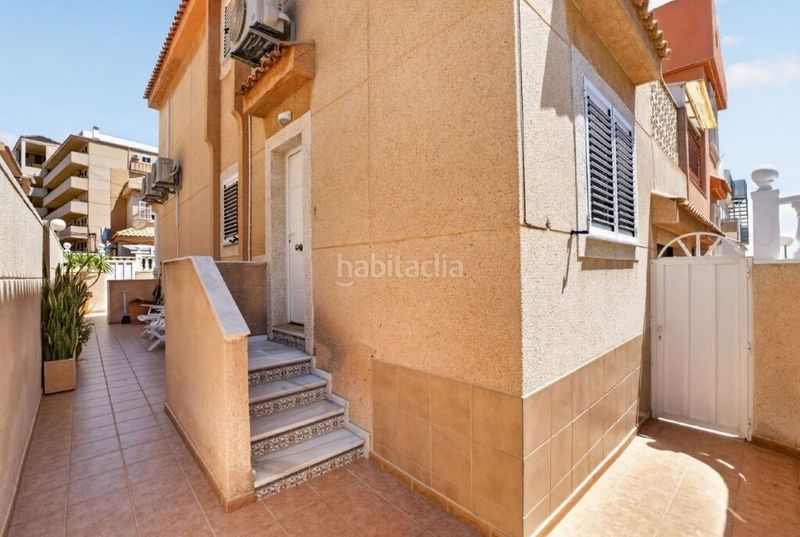 Foto 6ab416fe-aaab-4732-a73b-c205c2f2c118. Casa aparellada a Miramar - Torre del Moro Torrevieja
