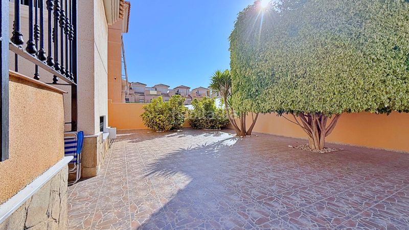 Foto 8d813160-8531-42de-af63-74f6831bf27a. Chalet mit parking pool in Los Balcones y los Altos Orihuela