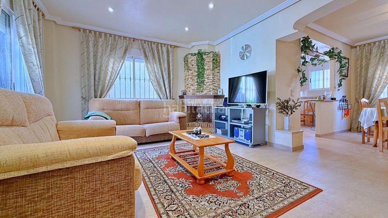 Foto f0a0e2e3-7474-43ec-8fcc-7979a56d19a5. Chalet mit parking pool in Los Balcones y los Altos Orihuela