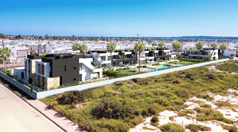 Foto a5bd4f23-244e-4740-a0ff-f4d9b049538e. Planta baixa amb piscina a Lo Marabú Rojales